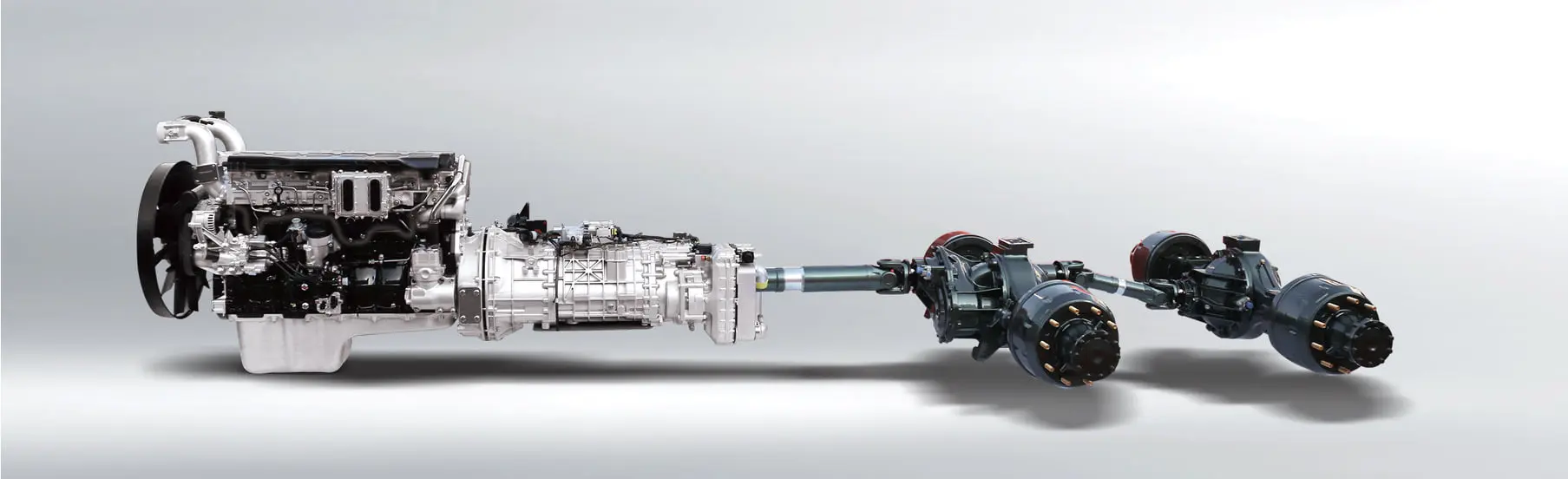 SINOTRUK HOWO heavy-duty truck powertrain system including engine gearbox and axles